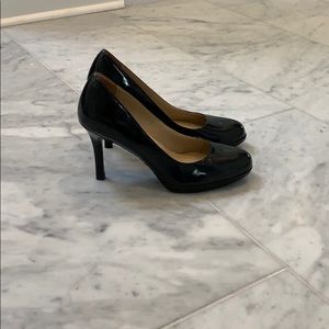 Naturalizer Black Pumps